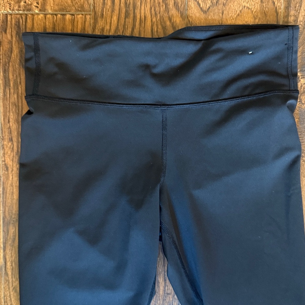 GAP Black Active 7/8 Leggings, size medium - Picture 3 of 8